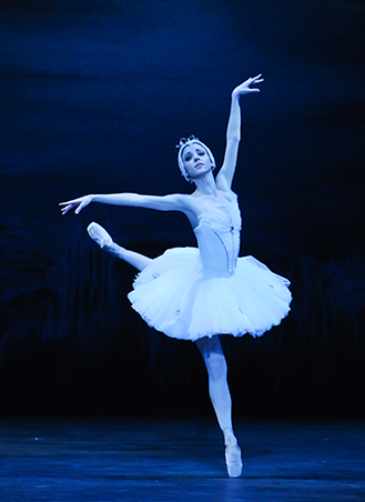 Pomiriti udaljenost bitno  Amanda-Cochrane-Odette - Pittsburgh Ballet Theatre
